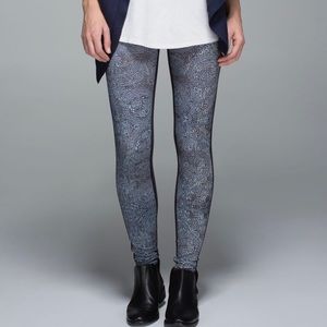 Lululemon Bead Envy Wunder Unders - Size 4